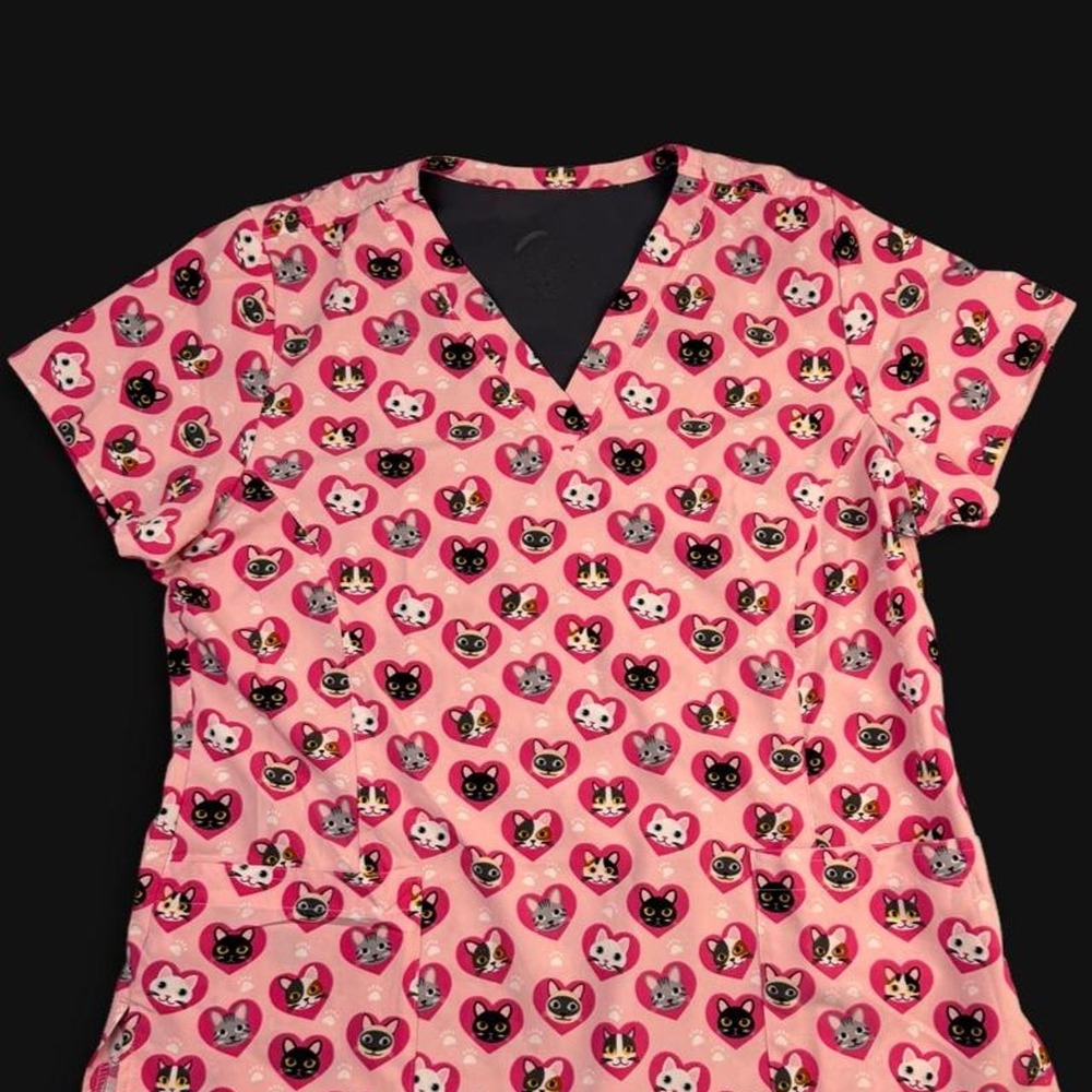 Maevn Prints Cat Faces Hearts V-Neck Stretch Scrub Top Furever Friends Size L